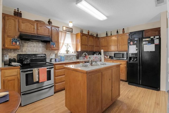 2839 Linden Lane, Grand Prairie, TX 75052