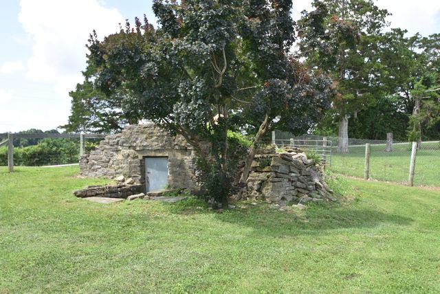 691 Fairview Road, Salvisa, KY 40372