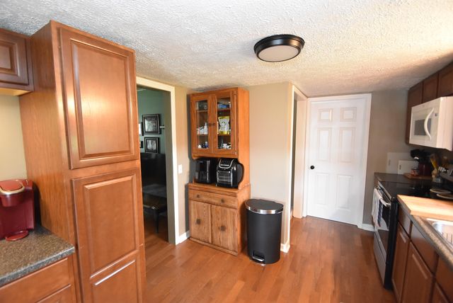 691 Fairview Road, Salvisa, KY 40372