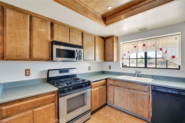 22166 Mohican Avenue, Apple Valley, CA 92307