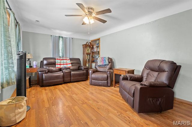 116 W 1st Street, Hartford, IL 62048