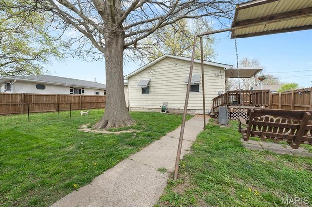 116 W 1st Street, Hartford, IL 62048