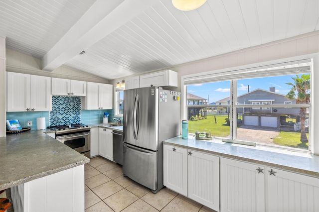 22022 Zachary Drive, Galveston, TX 77554