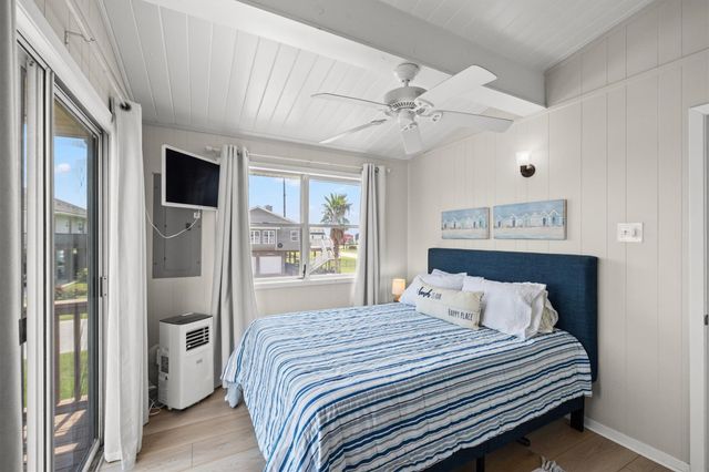 22022 Zachary Drive, Galveston, TX 77554