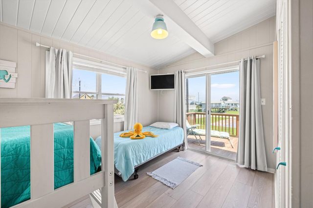 22022 Zachary Drive, Galveston, TX 77554