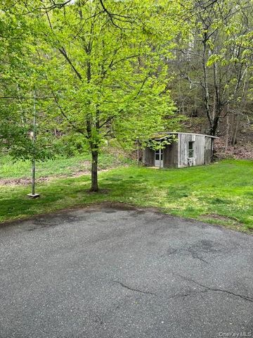 418 Christian Herald Road 2, Valley Cottage, NY 10989