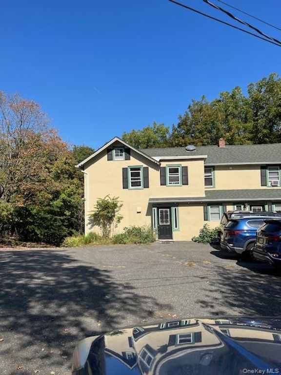 418 Christian Herald Road 2, Valley Cottage, NY 10989
