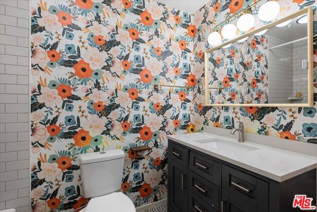 12955 Riverside Drive 203, Sherman Oaks, CA 91423