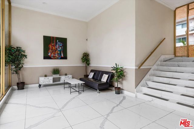 12955 Riverside Drive 203, Sherman Oaks, CA 91423