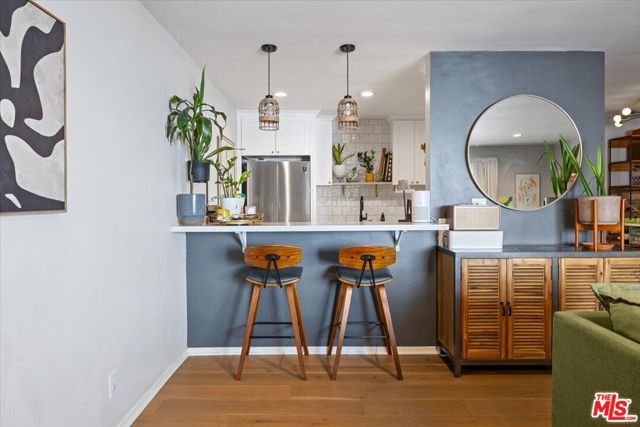 12955 Riverside Drive 203, Sherman Oaks, CA 91423
