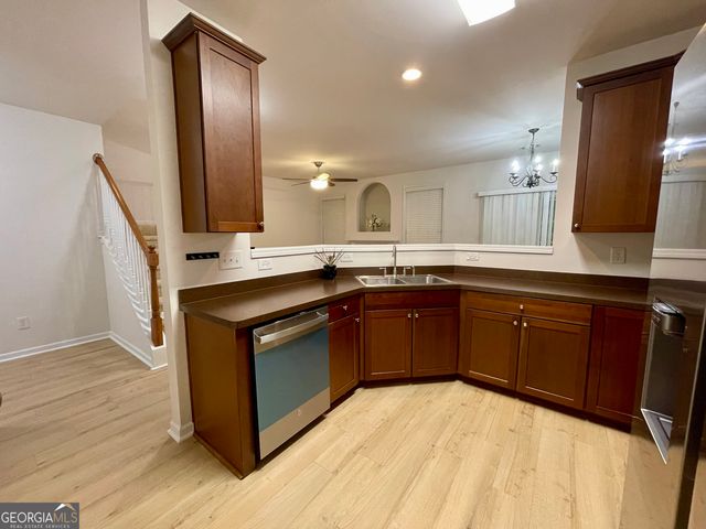 4494 NW Black Hills Drive NW 13, Acworth, GA 30101