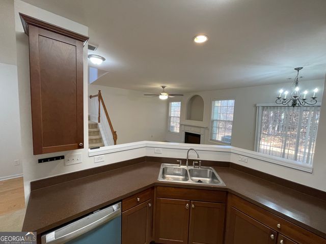 4494 NW Black Hills Drive NW 13, Acworth, GA 30101