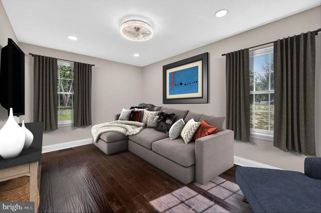 20 NEW ST, Mullica Hill, NJ 08062