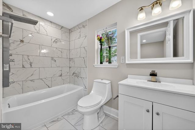 20 NEW ST, Mullica Hill, NJ 08062