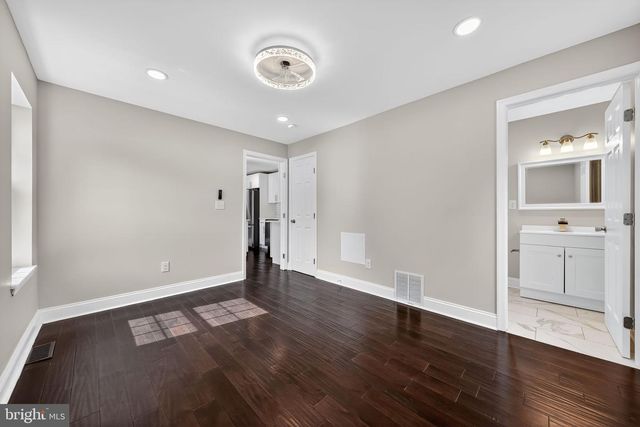 20 NEW ST, Mullica Hill, NJ 08062