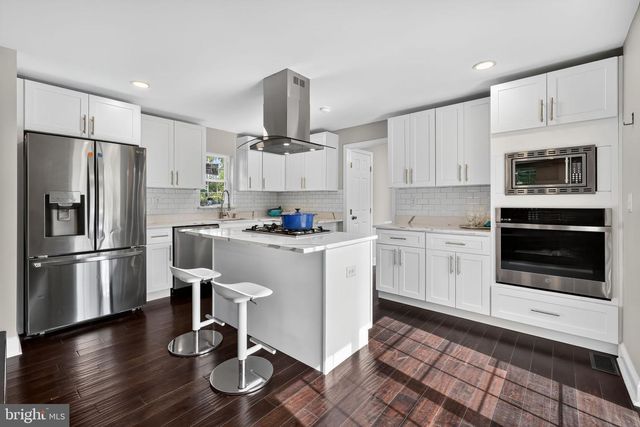 20 NEW ST, Mullica Hill, NJ 08062