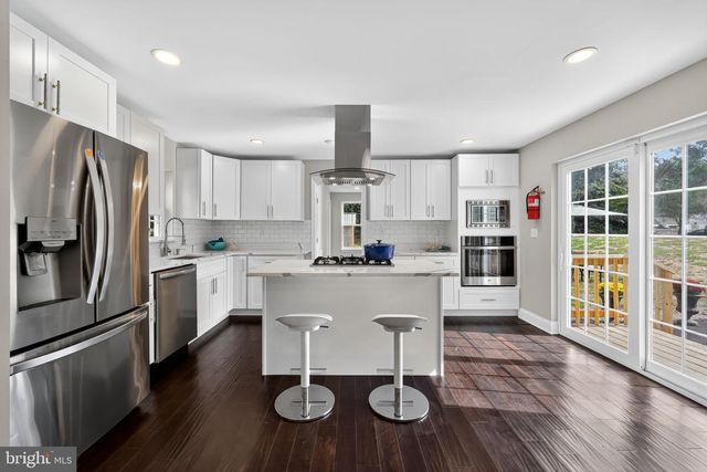 20 NEW ST, Mullica Hill, NJ 08062