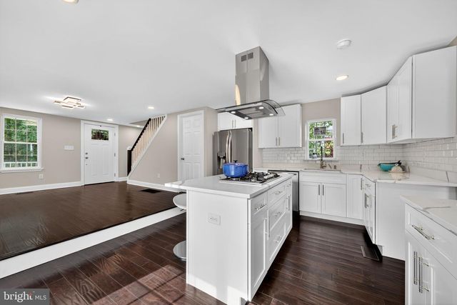 20 NEW ST, Mullica Hill, NJ 08062