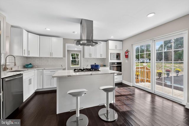 20 NEW ST, Mullica Hill, NJ 08062