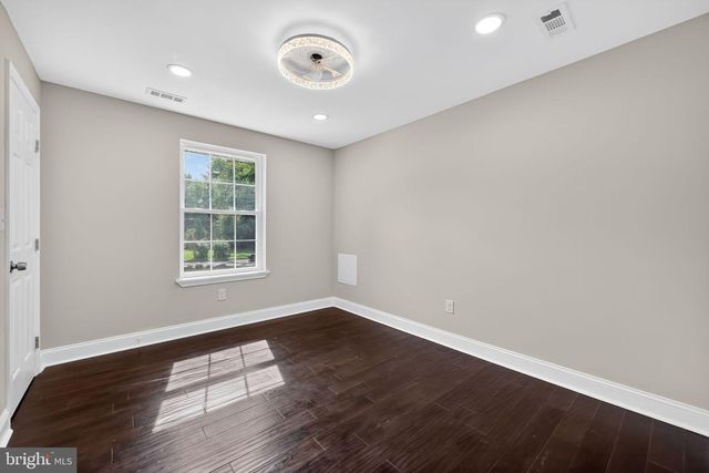 20 NEW ST, Mullica Hill, NJ 08062