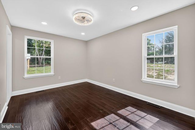 20 NEW ST, Mullica Hill, NJ 08062