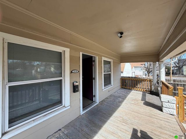 2520 Garfield Street, Lincoln, NE 68502