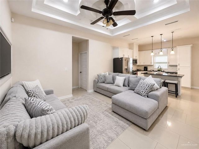 2708 E Imperial Oaks Drive Drive, Alton, TX 78573