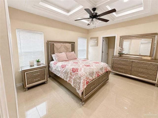 2708 E Imperial Oaks Drive Drive, Alton, TX 78573
