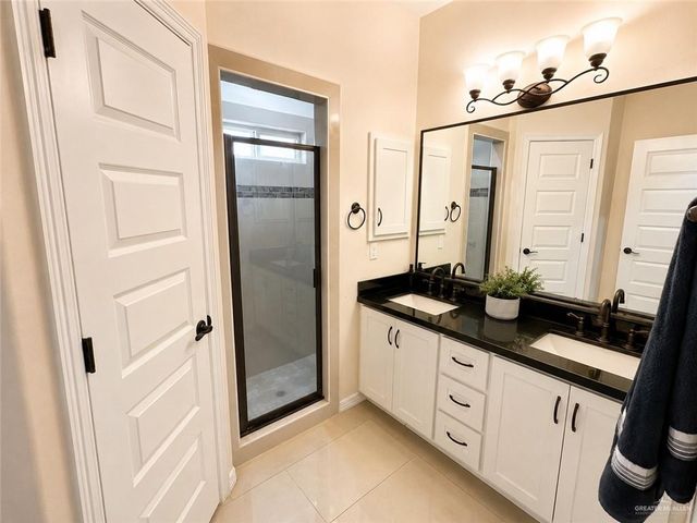 2708 E Imperial Oaks Drive Drive, Alton, TX 78573