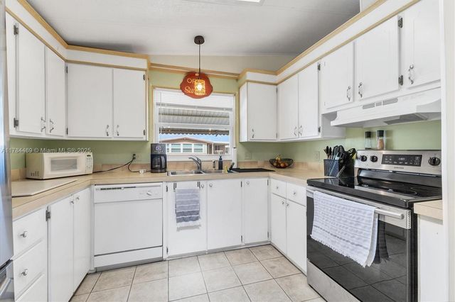 215 Schooner Street, North Port, FL 34287