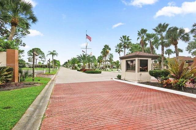 215 Schooner Street, North Port, FL 34287