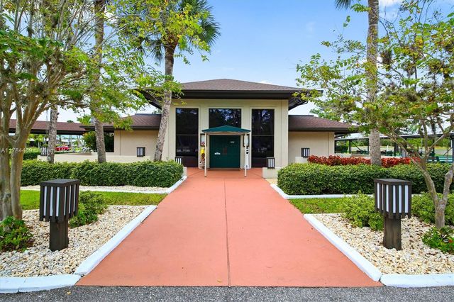 215 Schooner Street, North Port, FL 34287