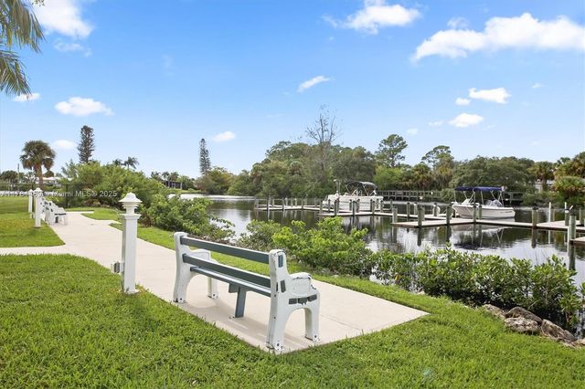 215 Schooner Street, North Port, FL 34287