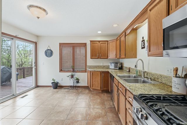 5323 Finch Lane, Fort Wayne, IN 46818