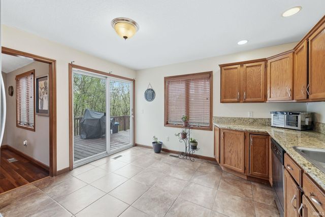 5323 Finch Lane, Fort Wayne, IN 46818