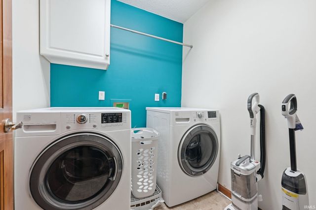 5323 Finch Lane, Fort Wayne, IN 46818