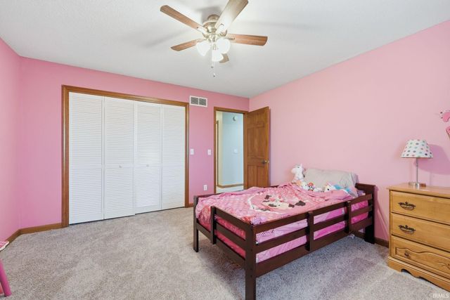 5323 Finch Lane, Fort Wayne, IN 46818