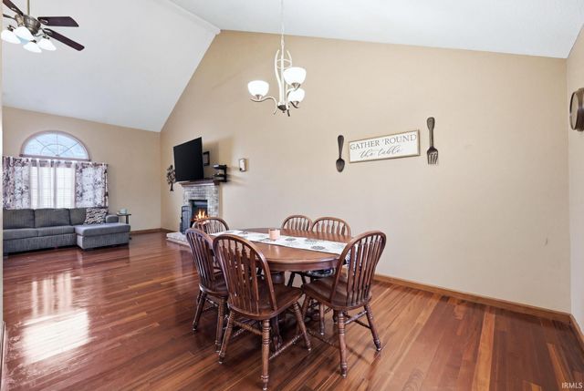 5323 Finch Lane, Fort Wayne, IN 46818