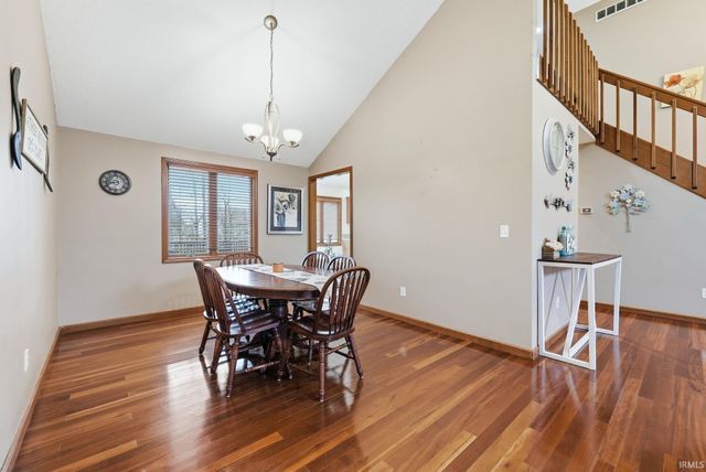 5323 Finch Lane, Fort Wayne, IN 46818