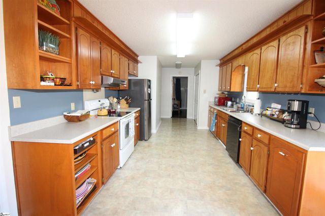 152 Timberlake Drive, Inman, SC 29349