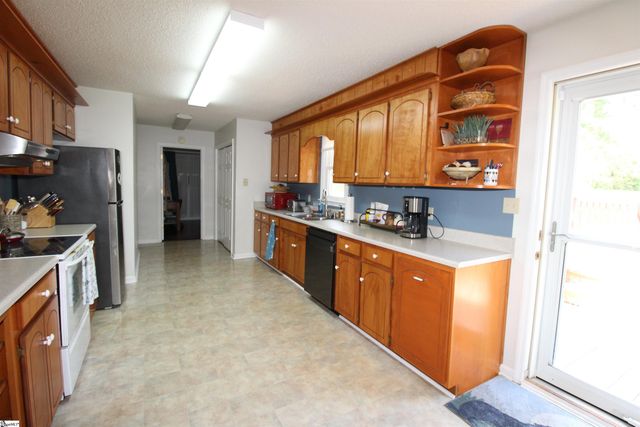 152 Timberlake Drive, Inman, SC 29349