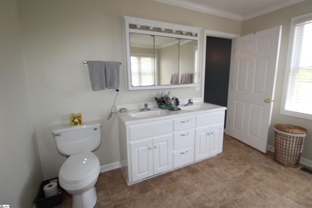 152 Timberlake Drive, Inman, SC 29349