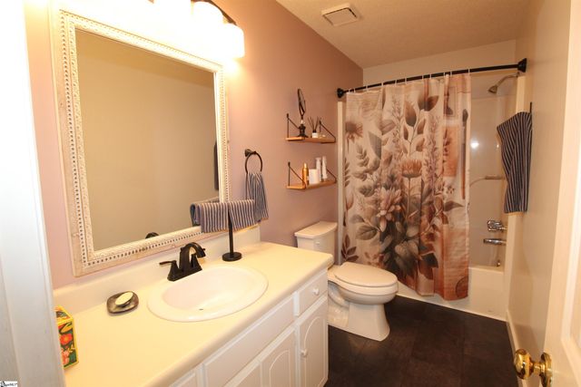 152 Timberlake Drive, Inman, SC 29349