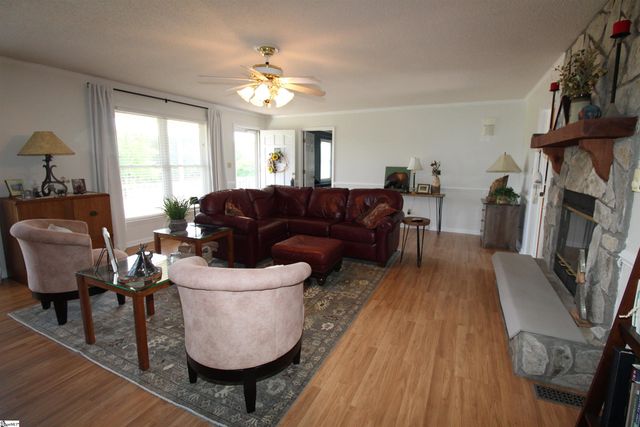 152 Timberlake Drive, Inman, SC 29349