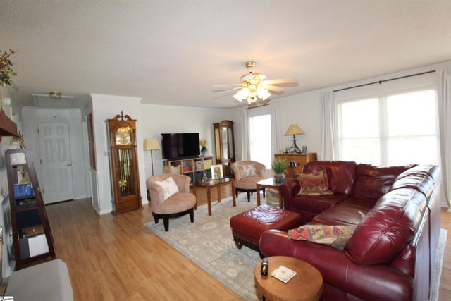 152 Timberlake Drive, Inman, SC 29349
