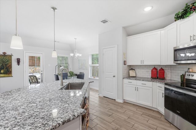 309 Ridge Drive, Justin, TX 76247