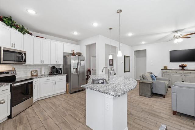 309 Ridge Drive, Justin, TX 76247