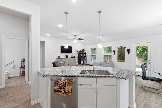 309 Ridge Drive, Justin, TX 76247