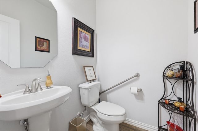 309 Ridge Drive, Justin, TX 76247