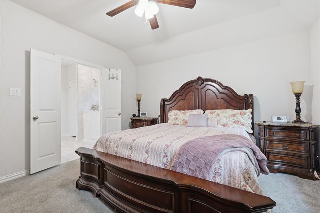 309 Ridge Drive, Justin, TX 76247